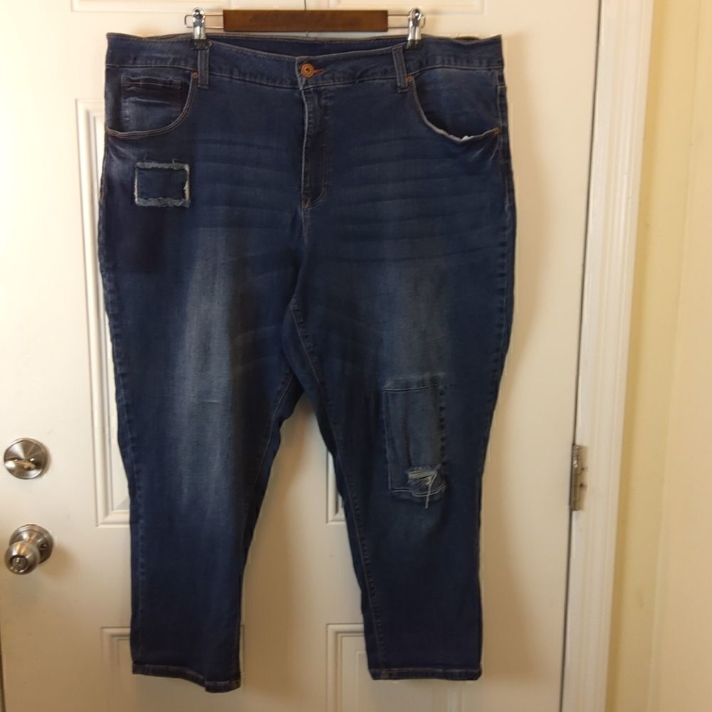Faded Glory blue distressed cropped jeans